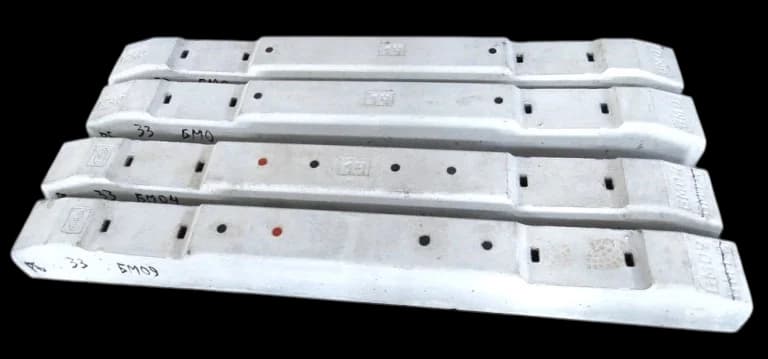 Temir yo'l strelkalari uchun temir-beton bruslar